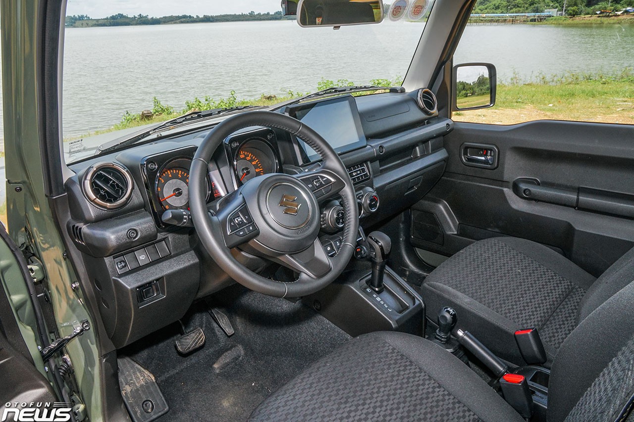 Loạn giá Suzuki Jimny trước ngày ra mắt, đại lý báo cao nhất tới 850 triệu Loạn giá Suzuki Jimny trước ngày ra mắt, đại lý báo cao nhất tới 850 triệu