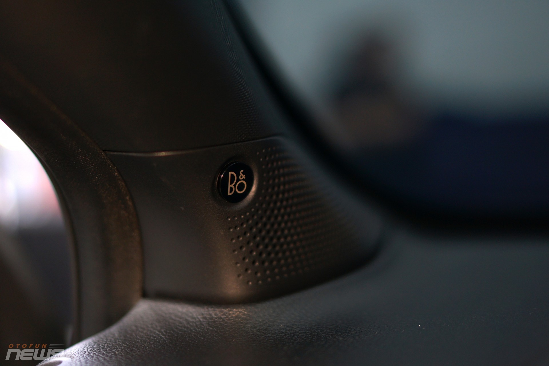 Ford Việt Nam công bố giá Ranger Stormtrak và Everest Platinum Ford Việt Nam công bố giá Ranger Stormtrak và Everest Platinum