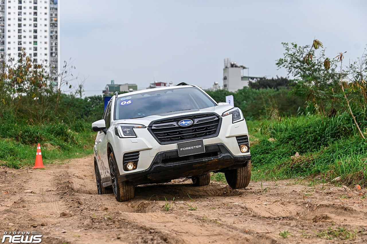 Cùng Subaru Forester lội nước, đi vách nghiêng, leo dốc cao tại thủ đô Hà Nội