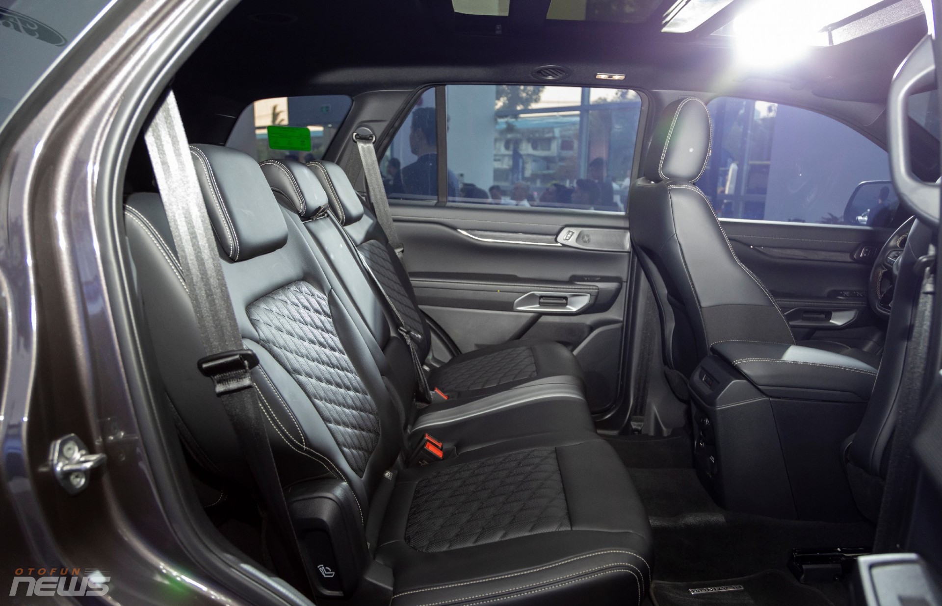 Chi tiết những thay đổi khiến Ford Everest Platinum và Ranger Stormtrak trở thành phiên bản đắt nhất Chi tiết những thay đổi khiến Ford Everest Platinum và Ranger Stormtrak trở thành phiên bản đắt nhất