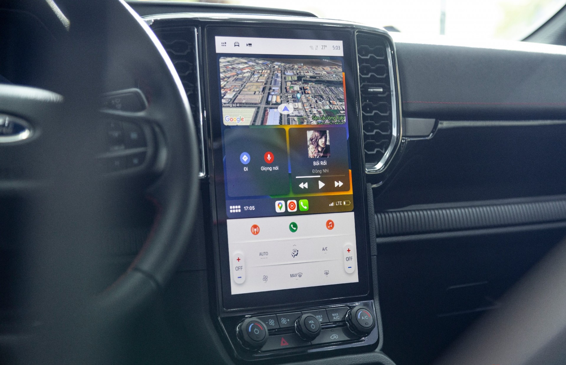 Soi chi tiết bộ đôi Ford Everest Platinum và Ranger Stormtrak vừa ra mắt Soi chi tiết bộ đôi Ford Everest Platinum và Ranger Stormtrak vừa ra mắt