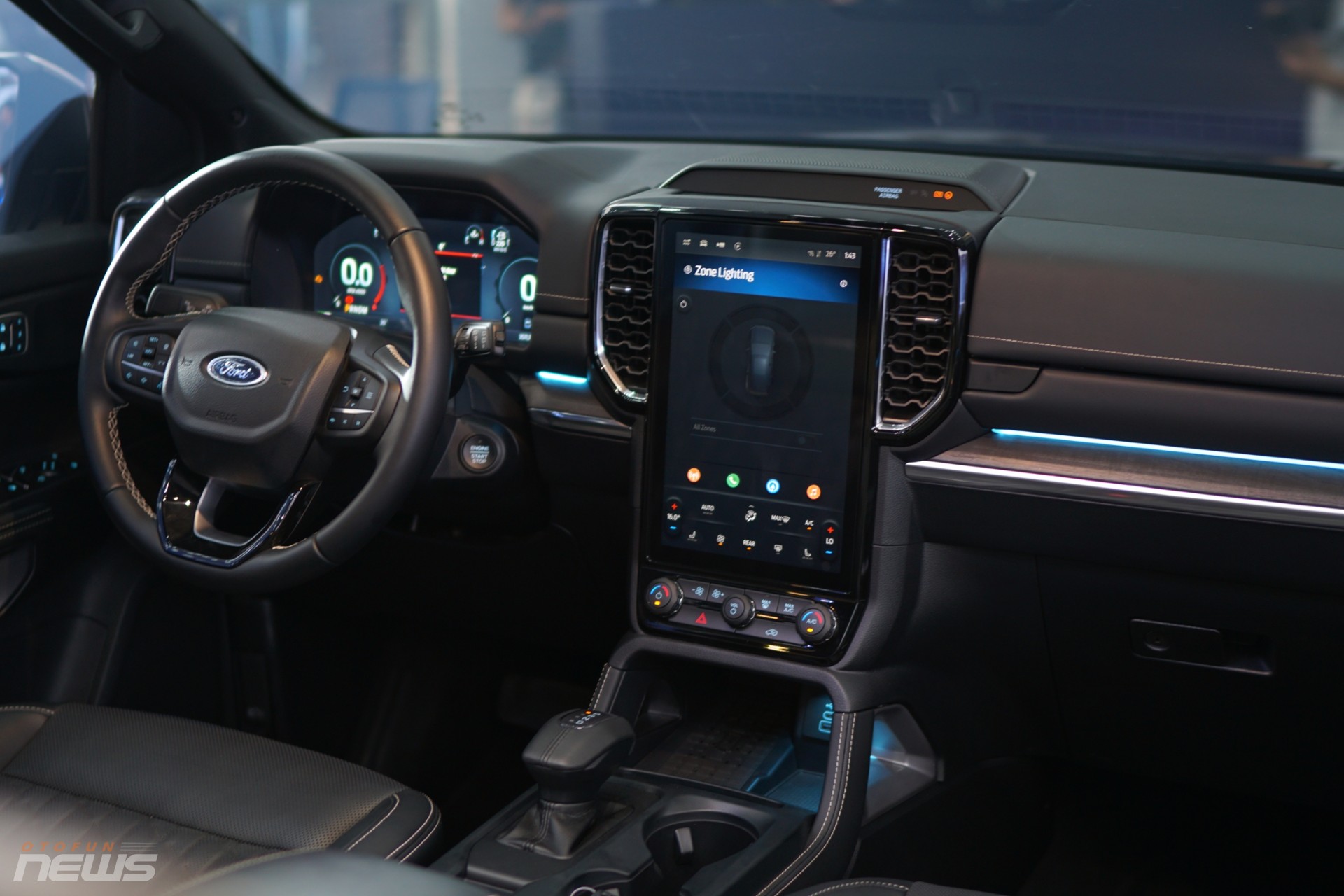 Soi chi tiết bộ đôi Ford Everest Platinum và Ranger Stormtrak vừa ra mắt Soi chi tiết bộ đôi Ford Everest Platinum và Ranger Stormtrak vừa ra mắt