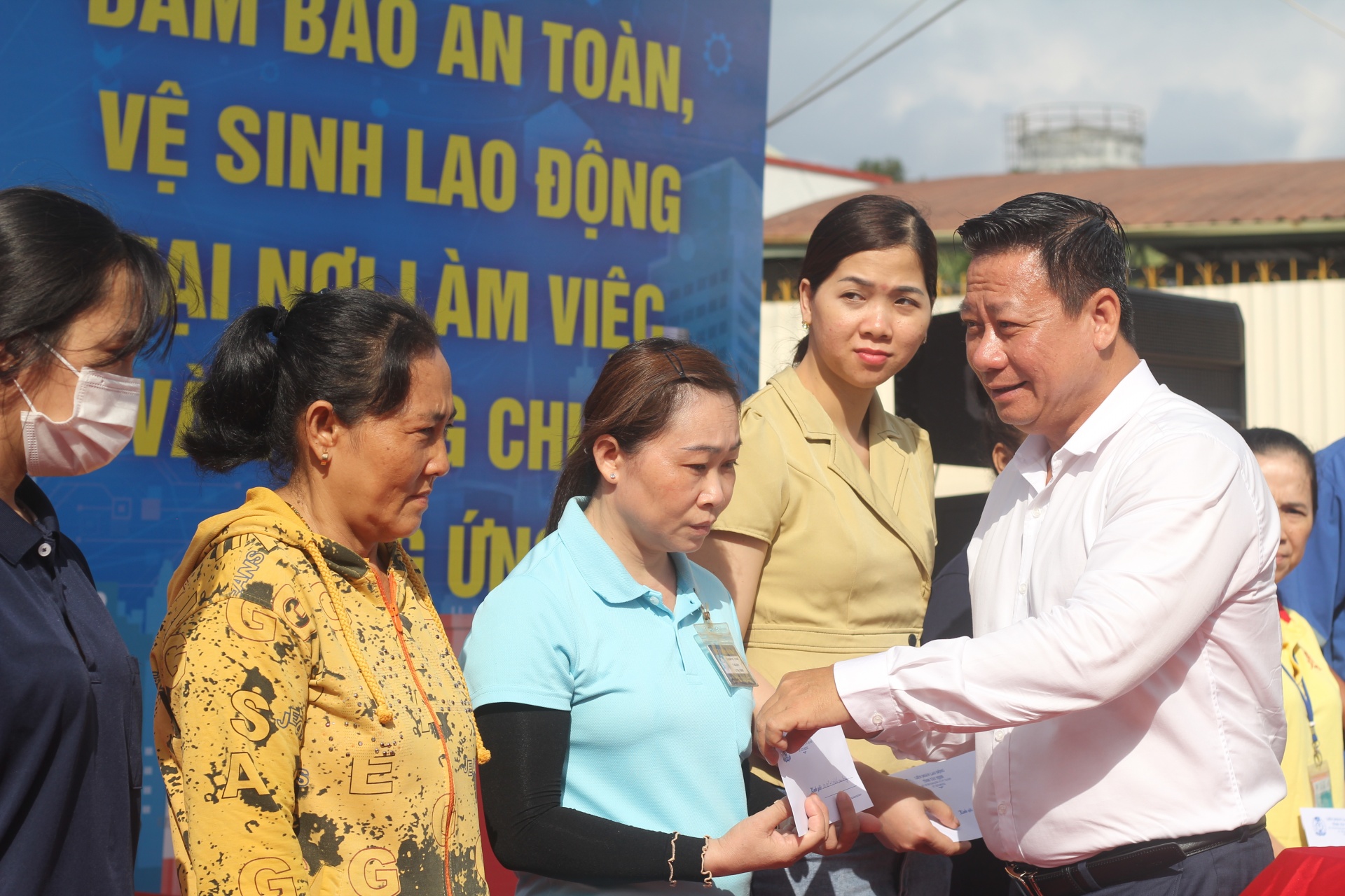 LĐLĐ tỉnh Tây Ninh chính thức phát động Tháng Công nhân 2024 LĐLĐ tỉnh Tây Ninh chính thức phát động Tháng Công nhân 2024