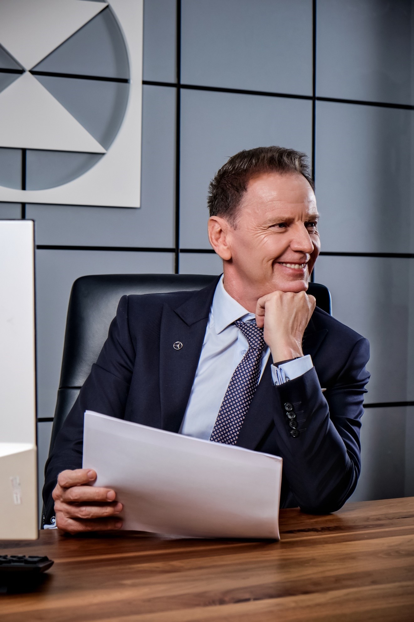 Vị thế Mercedes-Benz Vietnam trên thị trường xe sang tại Việt Nam