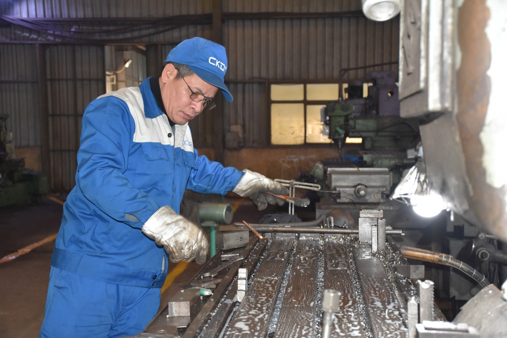 Công ty có phải thưởng cho người lao động vào dịp lễ 30/4 - 1/5 hay không?