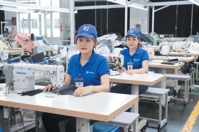 Tiền lương làm thêm giờ của NLĐ vào ngày 30/4 - 1/5 có phải đóng thuế TNCN hay không?