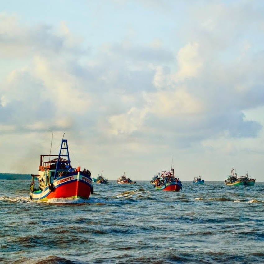 Xóm lưới - khát vọng giữa trùng khơi