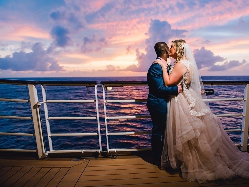 Hé lộ “thủ phủ tiệc cưới” phong cách hoàng gia sang xịn bậc nhất Việt Nam Hé lộ “thủ phủ tiệc cưới” phong cách hoàng gia sang xịn bậc nhất Việt Nam