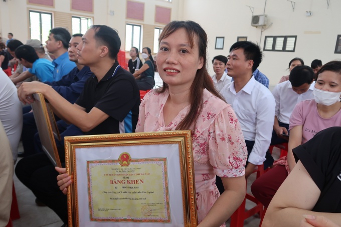 Công nhân lao động Hà Nam phấn khởi trong Lễ phát động Tháng Công nhân 2024 Công nhân lao động Hà Nam phấn khởi trong Lễ phát động Tháng Công nhân 2024