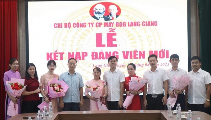 Gỡ khó trong phát triển đảng là công nhân trong doanh nghiệp khu vực ngoài Nhà nước