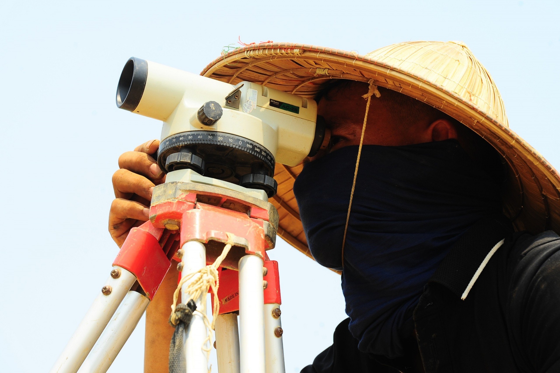 Người lao động làm việc xuyên lễ trên công trường 500kV mạch 3 Quảng Trạch - Phố Nối