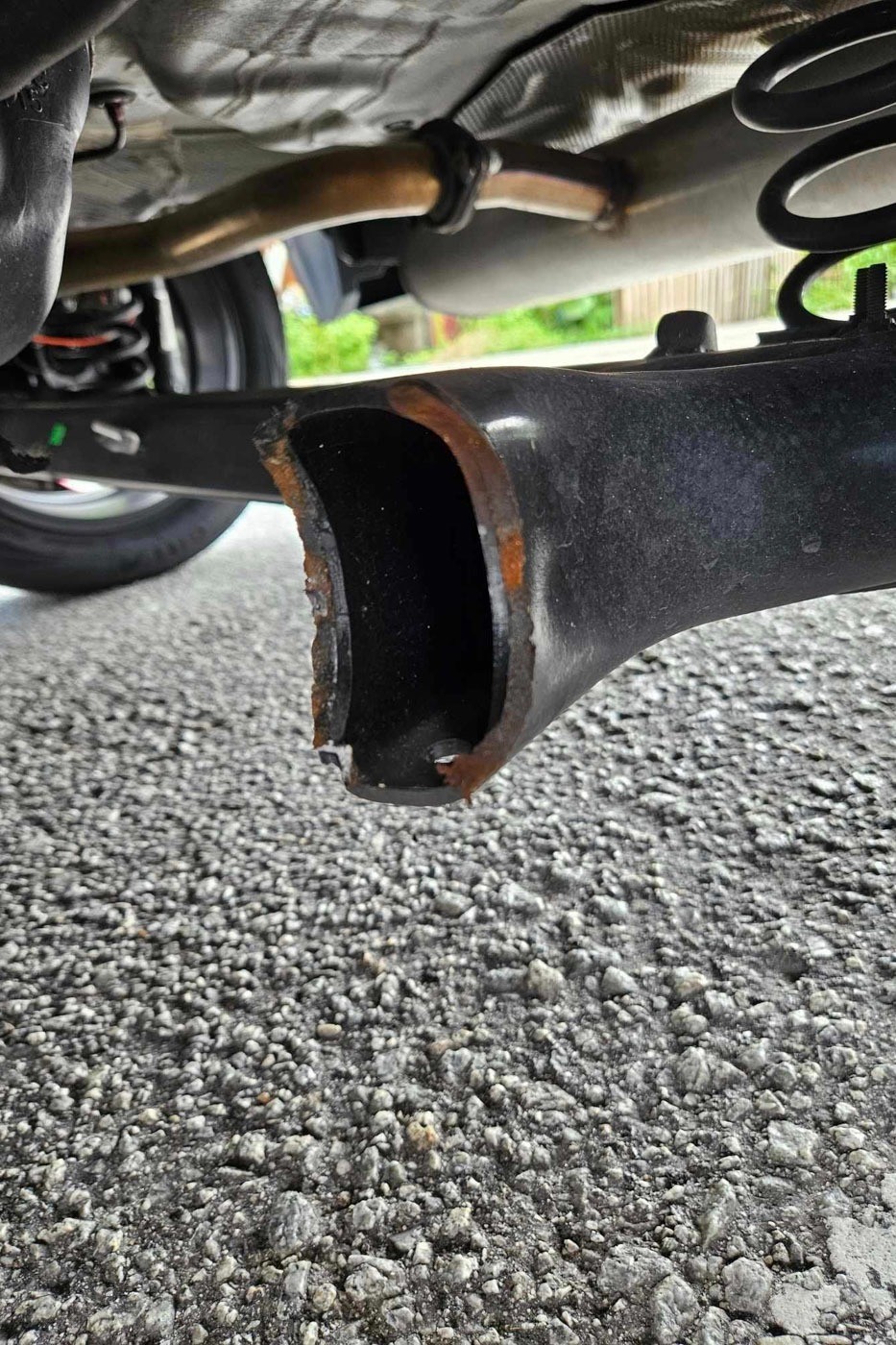 Xe Trung Quốc Chery Omoda C5 sắp bán tại Việt Nam bất ngờ bị gãy trục sau khi đang chạy Xe Trung Quốc Chery Omoda C5 sắp bán tại Việt Nam bất ngờ bị gãy trục sau khi đang chạy