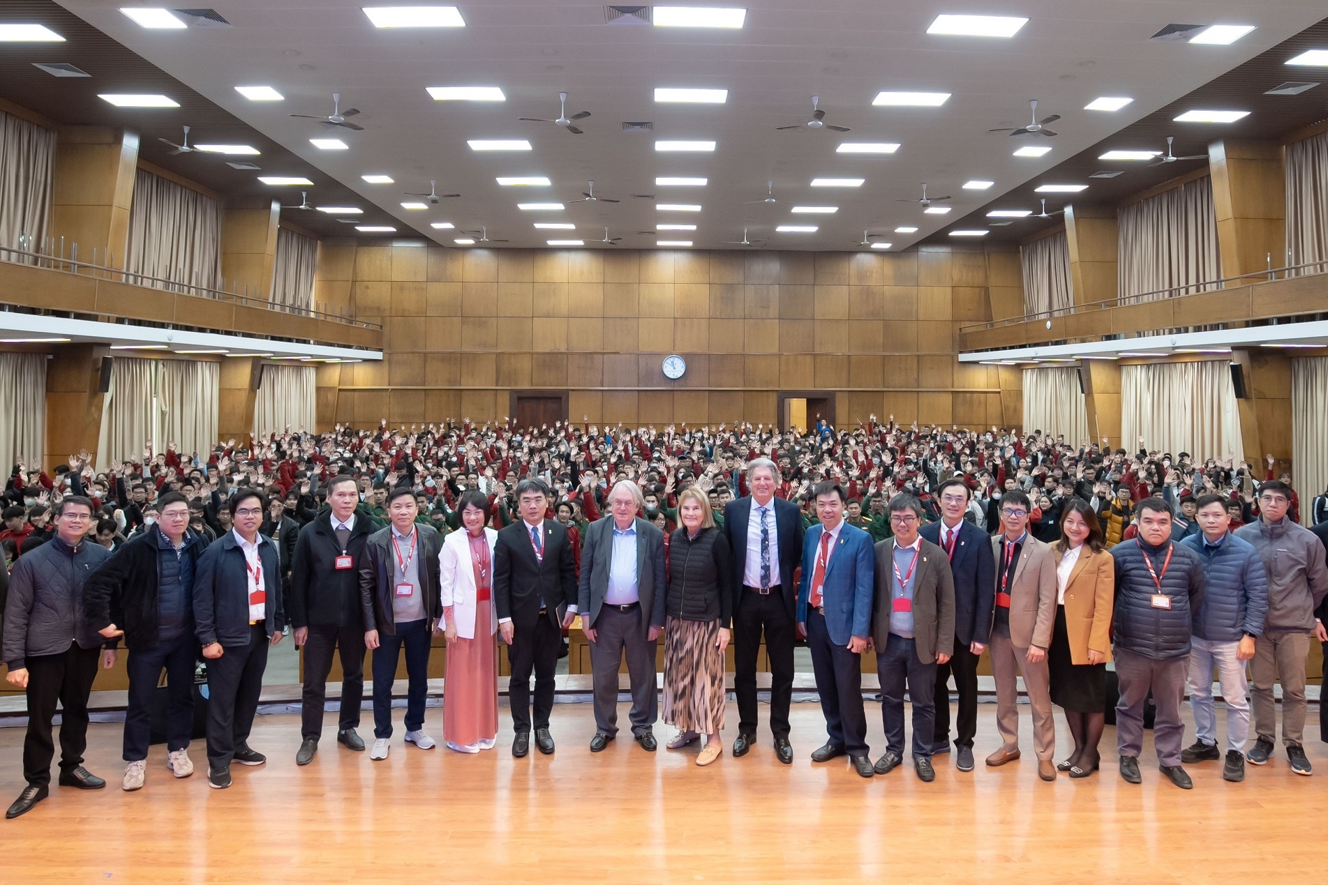 Gần 1.500 công trình đề cử tham gia giải thưởng VINFUTURE 2024 Gần 1.500 công trình đề cử tham gia giải thưởng VINFUTURE 2024