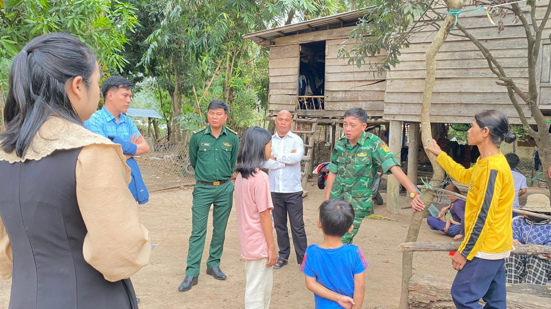 Công đoàn nhà trường đồng hành với học sinh thiểu số ở đô thị vàng