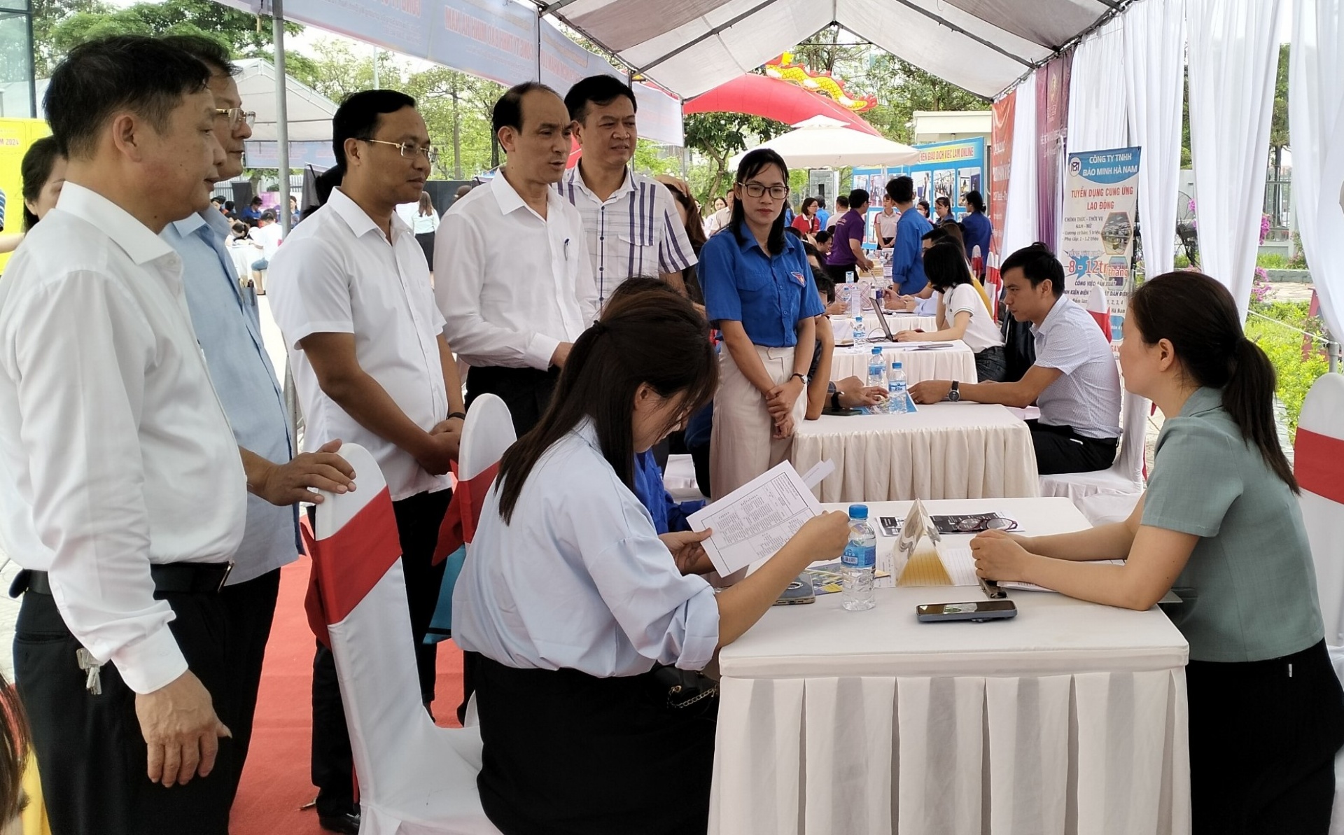 Kết nối việc làm và nguồn nhân lực chất lượng tại phiên giao dịch việc làm Kết nối việc làm và nguồn nhân lực chất lượng tại phiên giao dịch việc làm