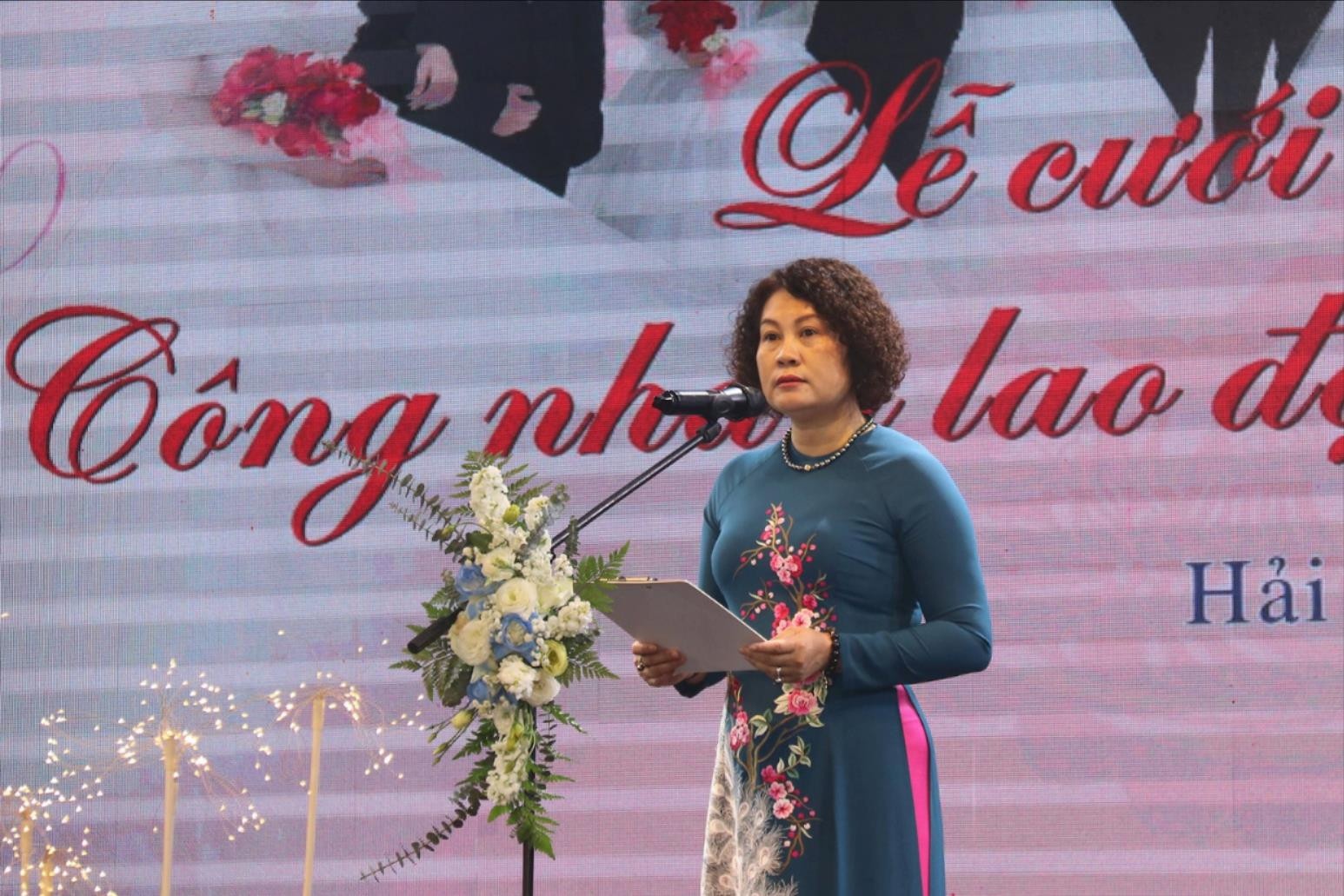 Đám cưới tập thể cho công nhân tại Hải Dương: Ấm áp, xúc động và hạnh phúc ngập tràn Đám cưới tập thể cho công nhân tại Hải Dương: Ấm áp, xúc động và hạnh phúc ngập tràn