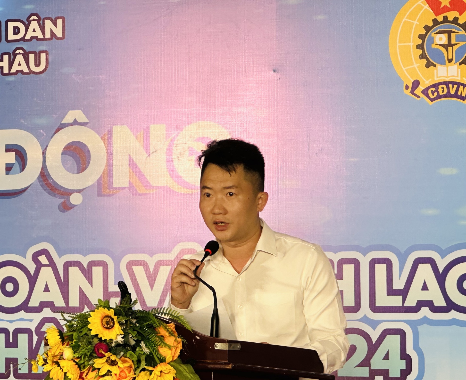 Đoàn viên, người lao động Đà Nẵng diễu hành xe đạp hưởng ứng Tháng Công nhân