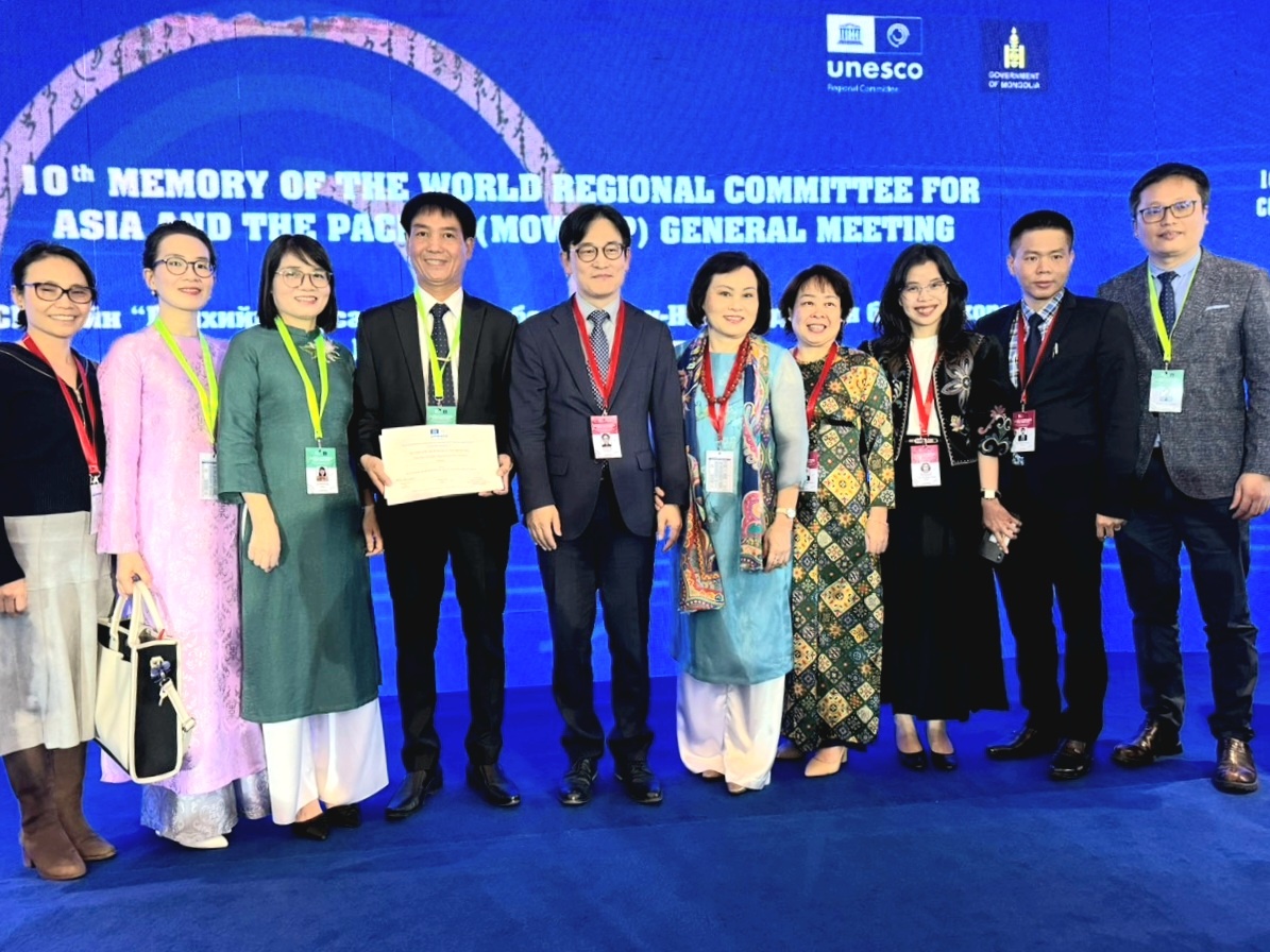 Cửu Đỉnh - Hoàng cung Huế được vinh danh di sản tư liệu thế giới: tự hào và trách nhiệm Cửu Đỉnh - Hoàng cung Huế được vinh danh di sản tư liệu thế giới: tự hào và trách nhiệm