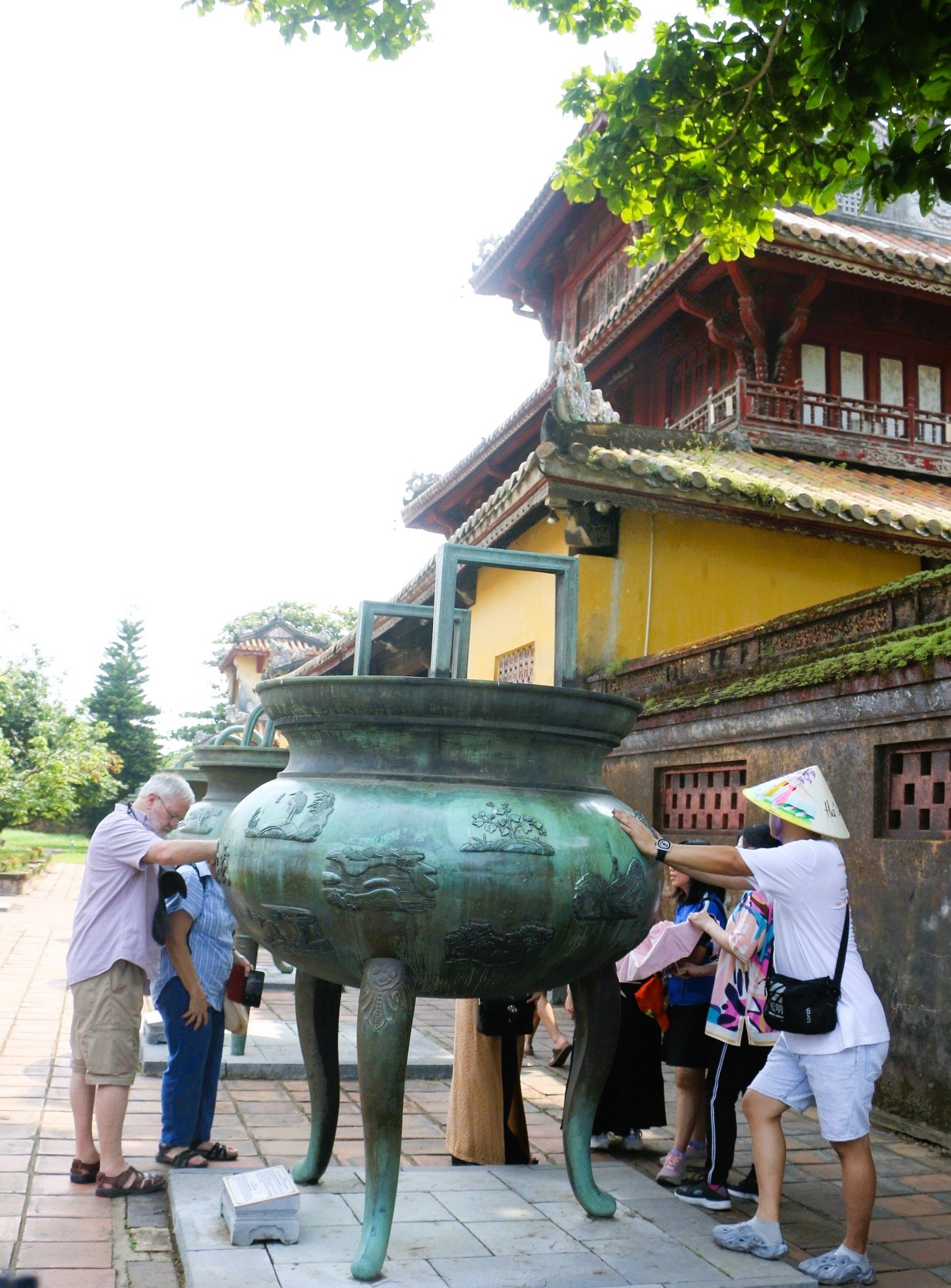 Cửu Đỉnh - Hoàng cung Huế được vinh danh di sản tư liệu thế giới: tự hào và trách nhiệm Cửu Đỉnh - Hoàng cung Huế được vinh danh di sản tư liệu thế giới: tự hào và trách nhiệm