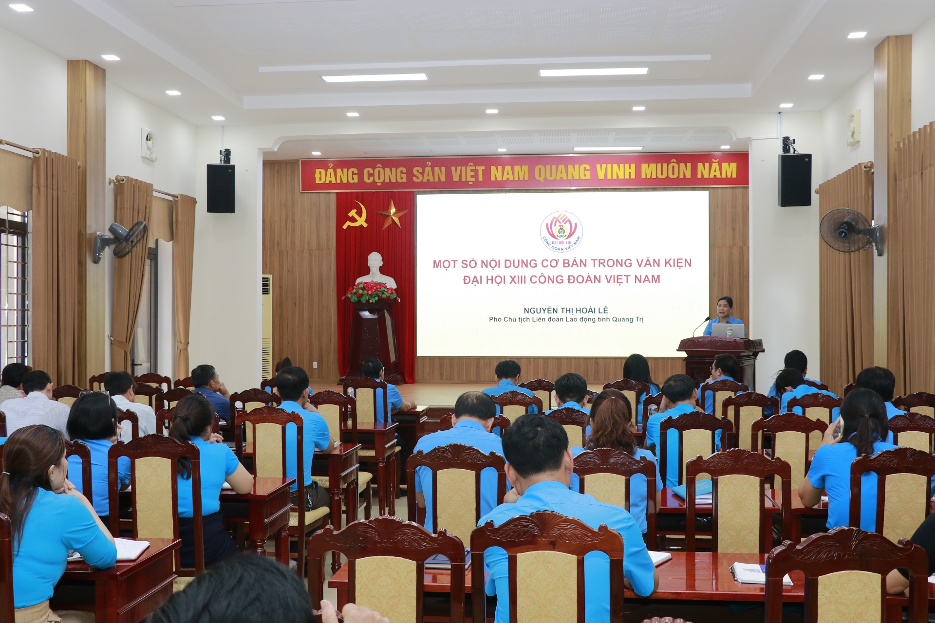 Tập huấn về Nghị quyết Đại hội cho cán bộ công đoàn Tập huấn về Nghị quyết Đại hội cho cán bộ công đoàn