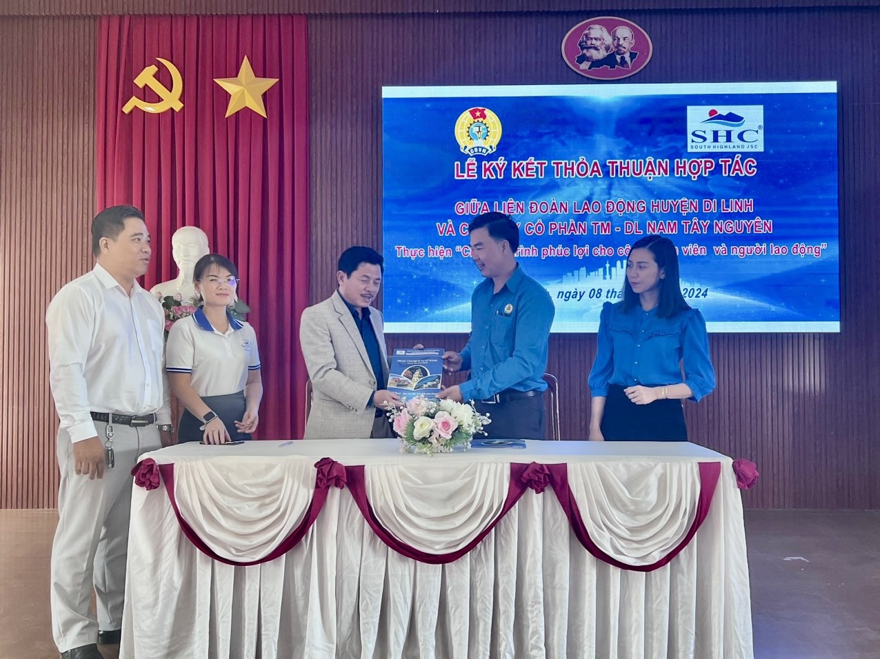 Cần bổ sung vào luật hành vi cấm “trốn đóng”, “chậm đóng” kinh phí công đoàn Cần bổ sung vào luật hành vi cấm “trốn đóng”, “chậm đóng” kinh phí công đoàn