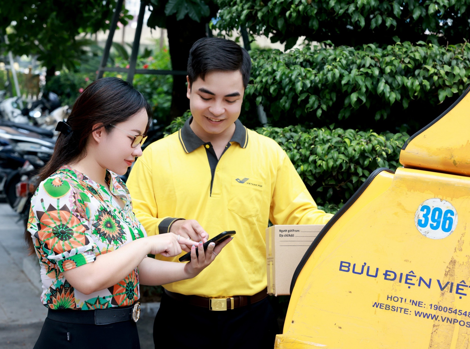 Tuyển 200 nhân viên kinh doanh tại các bưu điện trung tâm TP. Hồ Chí Minh Tuyển 200 nhân viên kinh doanh tại các bưu điện trung tâm TP. Hồ Chí Minh