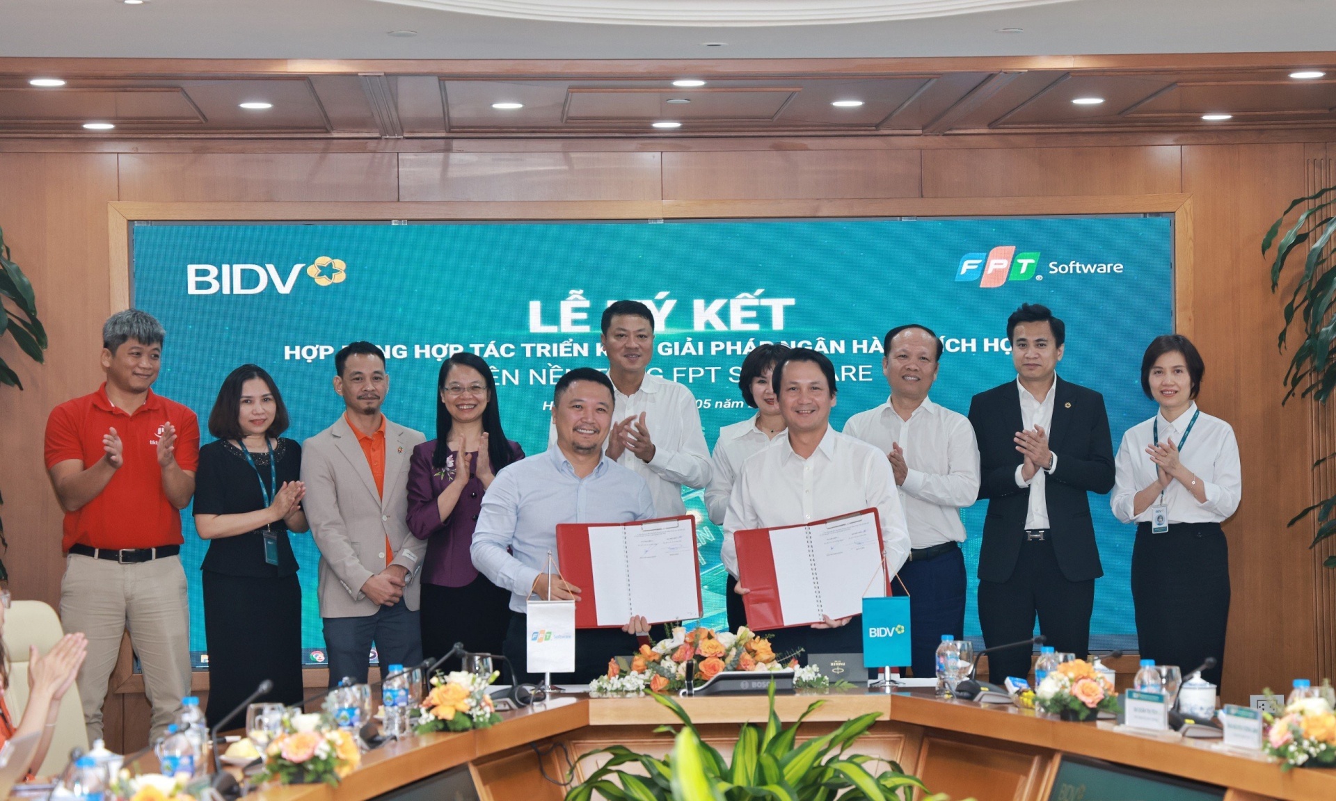 Lễ ký kết là tiền đề để BIDV và FPT Software khai thác tối đa thế mạnh của mỗi bên Lễ ký kết là tiền đề để BIDV và FPT Software khai thác tối đa thế mạnh của mỗi bên