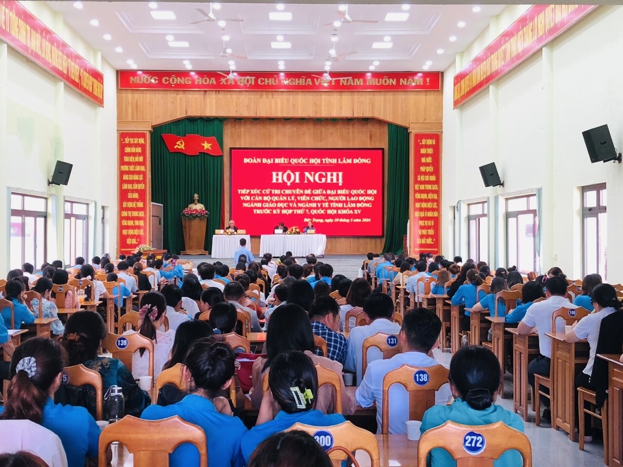 Đề nghị tăng mức tiền trực và tiền ăn cho người lao động ngành y tế Đề nghị tăng mức tiền trực và tiền ăn cho người lao động ngành y tế