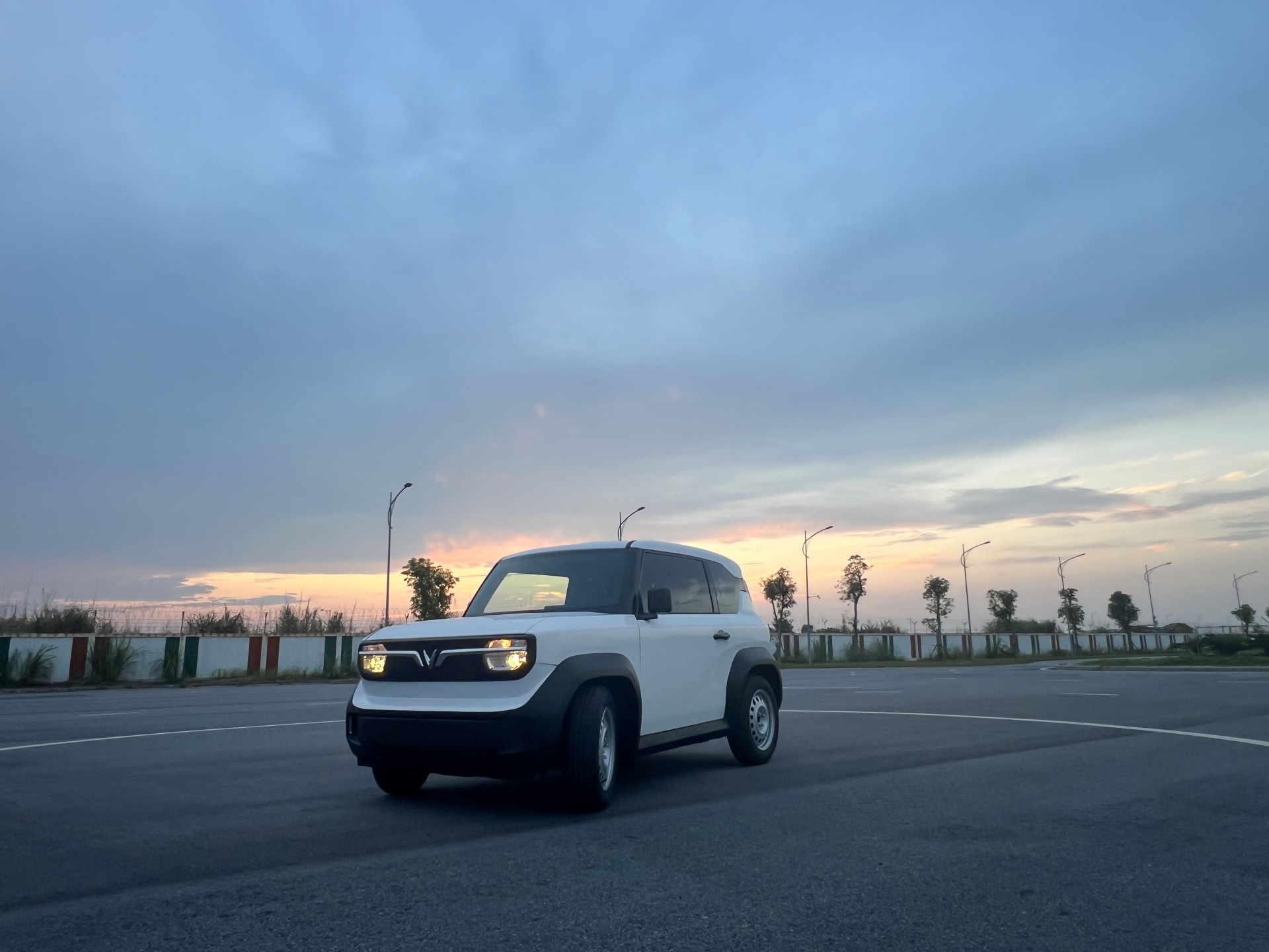 Xe điện vinfast vf 3 bất ngờ chạy thử trên đường phố việt nam