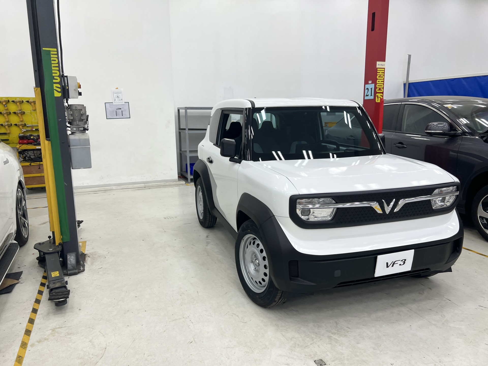 Xe /></td> </tr> <tr> <td style= Xe điện vinfast vf 3 bất ngờ chạy thử trên đường phố việt nam