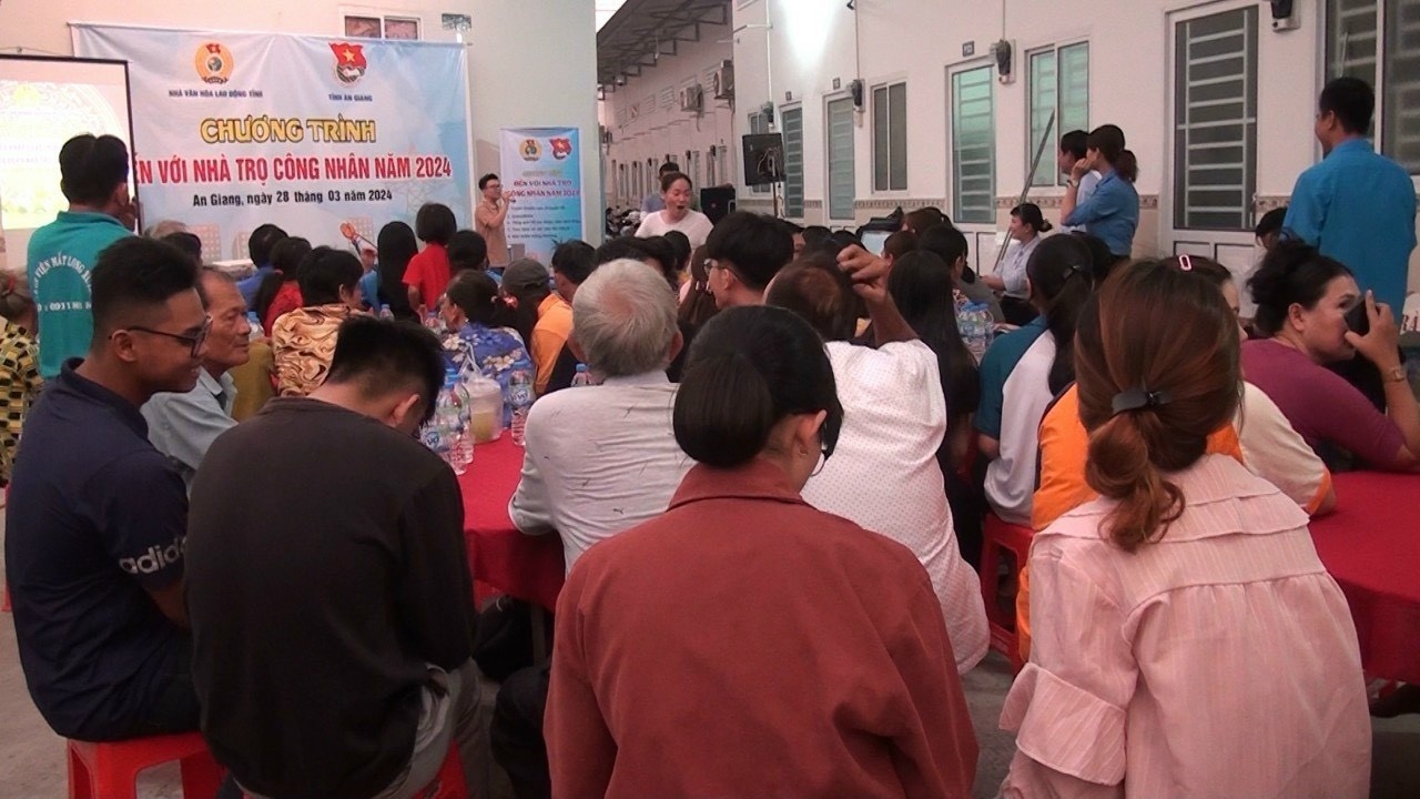 Niềm vui đong đầy ở Tổ Tự quản nhà trọ An Giang