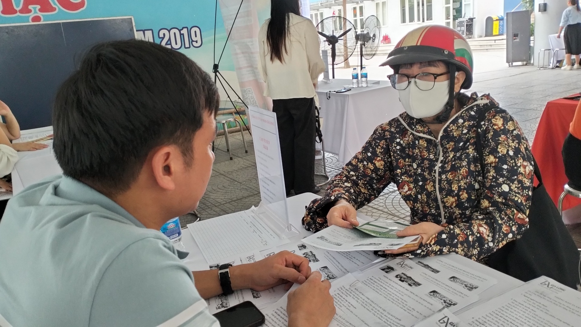 Tuyển dụng 2.140 chỉ tiêu tại phiên giao dịch việc làm lưu động quận Ba Đình năm 2024 Tuyển dụng 2.140 chỉ tiêu tại phiên giao dịch việc làm lưu động quận Ba Đình năm 2024