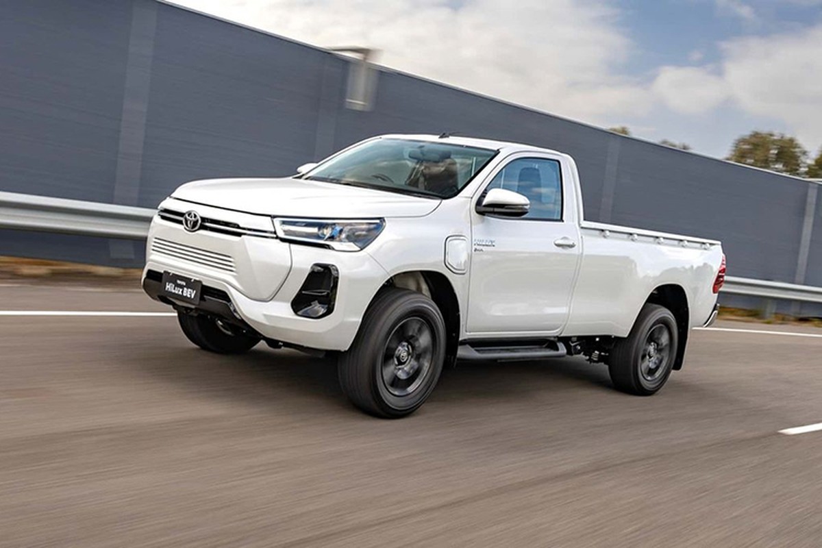 Toyota HiLux chạy điện bán ra năm sau có diện mạo như thế nào? Toyota HiLux chạy điện bán ra năm sau có diện mạo như thế nào?