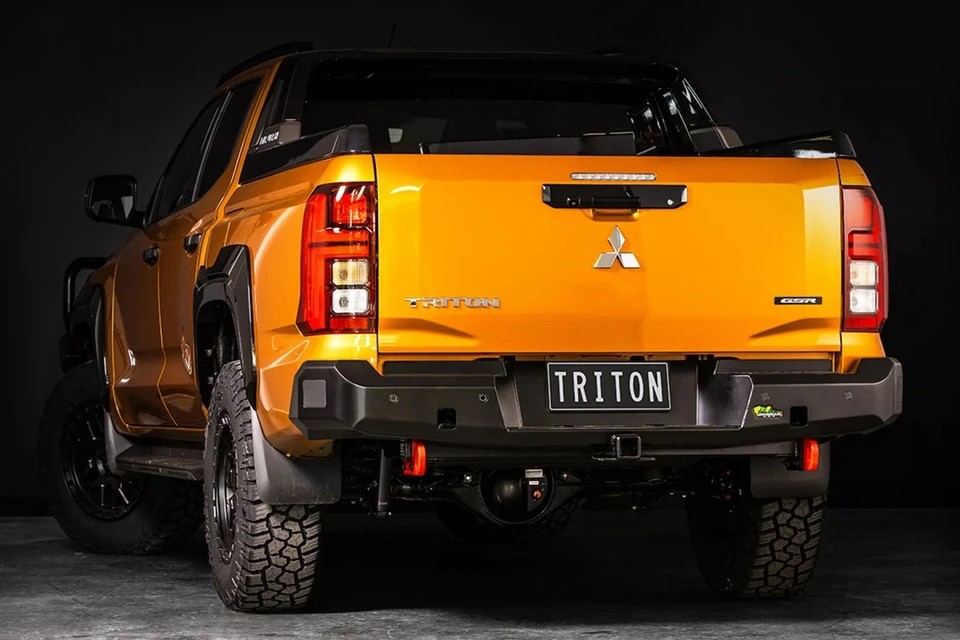 Mitsubishi Triton 'ngầu' hơn với gói nâng cấp Ironman 4x4
