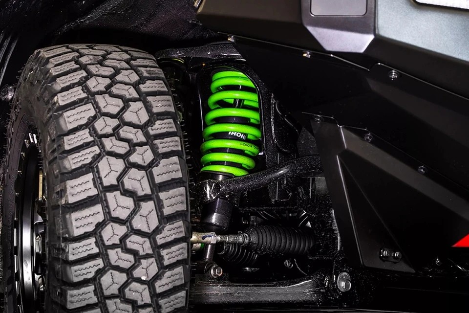 Mitsubishi Triton 'ngầu' hơn với gói nâng cấp Ironman 4x4