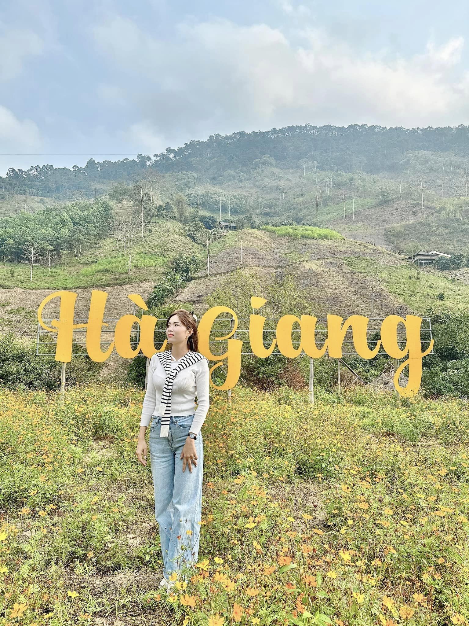 Mẹ trẻ Hà Nội chia sẻ kinh nghiệm cầm lái ô tô đường đèo Hà Giang Mẹ trẻ Hà Nội chia sẻ kinh nghiệm cầm lái ô tô đường đèo Hà Giang