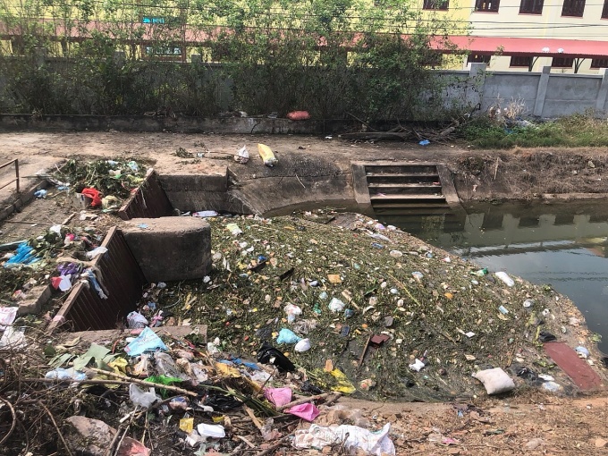 Công nhân thuỷ nông Bắc Giang kiến nghị tiền lương phù hợp với nghề nặng nhọc, độc hại Công nhân thuỷ nông Bắc Giang kiến nghị tiền lương phù hợp với nghề nặng nhọc, độc hại