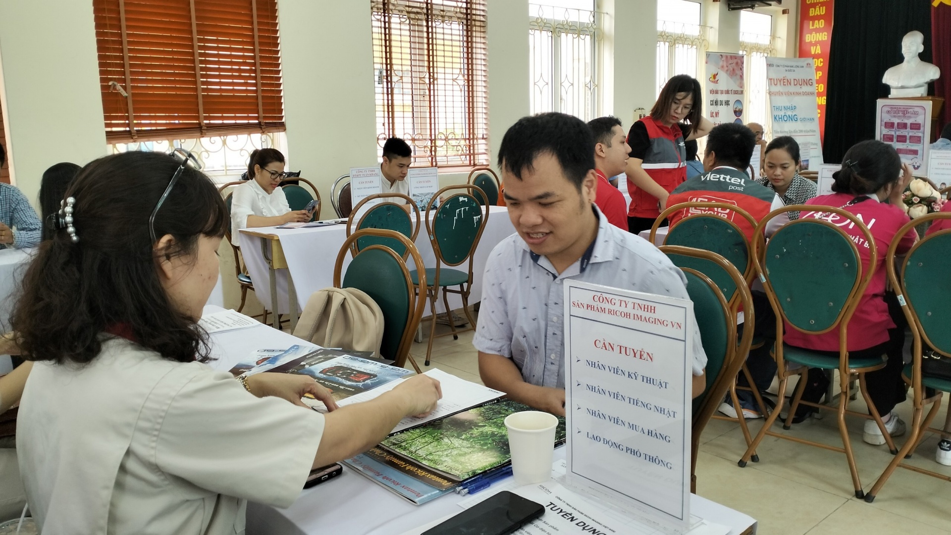 Phiên giao dịch việc làm lưu động huyện Gia Lâm: 30 đơn vị tuyển dụng 1.644 chỉ tiêu