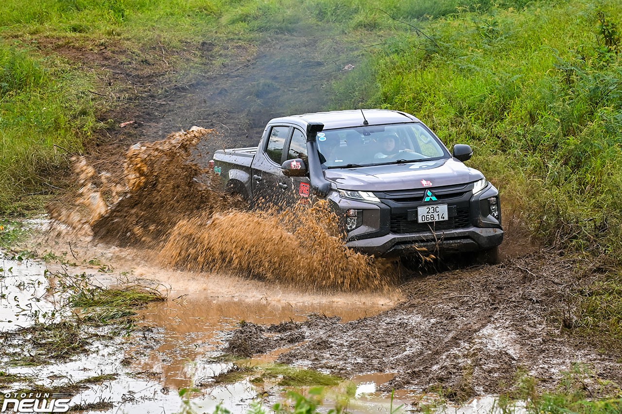 Kỷ niệm sinh nhật lần thứ 11 Câu lạc bộ Xe bán tải địa hình Việt Nam Kỷ niệm sinh nhật lần thứ 11 Câu lạc bộ Xe bán tải địa hình Việt Nam