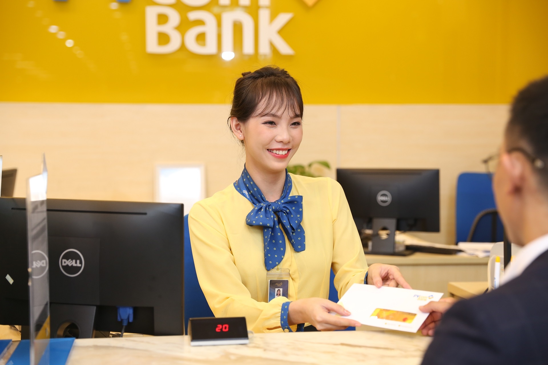 PVcomBank triển khai nhiều chính sách ưu đãi hỗ trợ khách hàng doanh nghiệp PVcomBank triển khai nhiều chính sách ưu đãi hỗ trợ khách hàng doanh nghiệp
