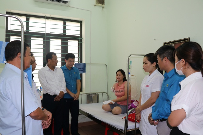 Bắc Giang: Xử lý hàng trăm xe đưa đón công nhân vi phạm an toàn Bắc Giang: Xử lý hàng trăm xe đưa đón công nhân vi phạm an toàn