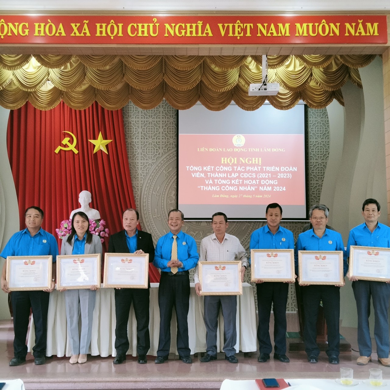 Phát triển đoàn viên, thành lập công đoàn ở 100% doanh nghiệp có từ 15 lao động trở lên Phát triển đoàn viên, thành lập công đoàn ở 100% doanh nghiệp có từ 15 lao động trở lên