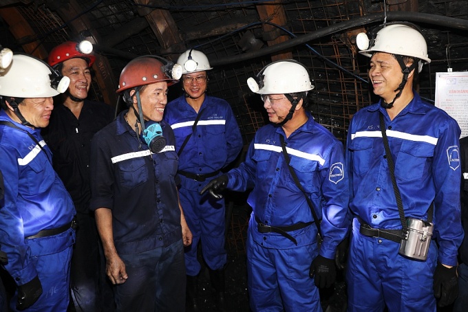 Chỉ thị 31-CT/TW của Ban Bí thư nhấn mạnh vai trò Công đoàn trong công tác ATVSLĐ Chỉ thị 31-CT/TW của Ban Bí thư nhấn mạnh vai trò Công đoàn trong công tác ATVSLĐ