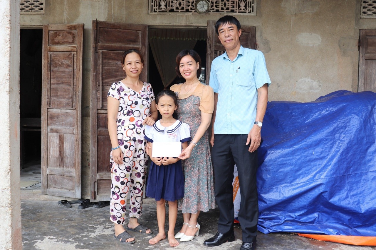 Công đoàn huyện Triệu Phong: Luôn đồng hành với đoàn viên, người lao động yếu thế Công đoàn huyện Triệu Phong: Luôn đồng hành với đoàn viên, người lao động yếu thế