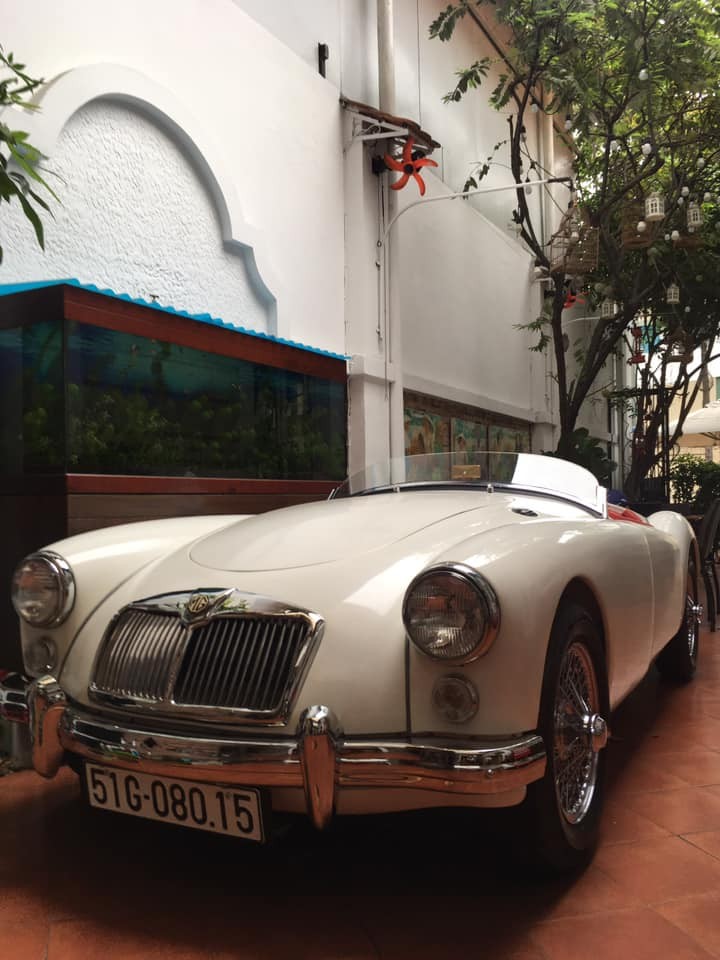 Thú chơi xe cổ của anh Phạm Diên - một người Sài thành