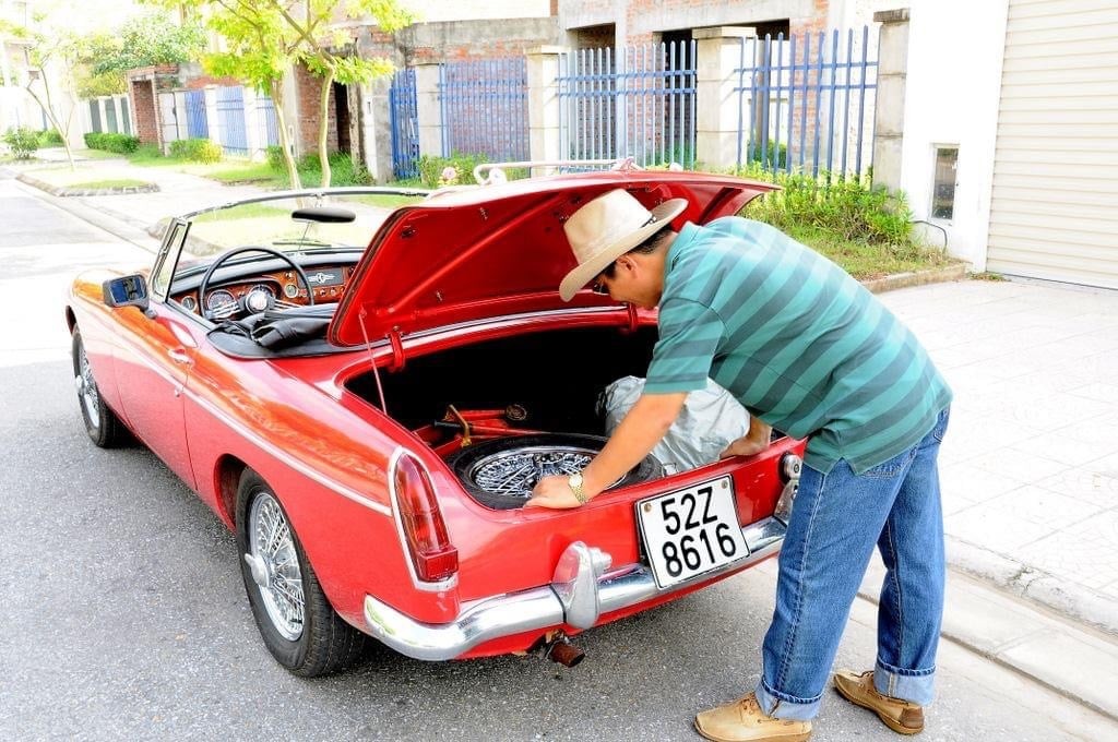 Thú chơi xe cổ của anh Phạm Diên - một người Sài thành