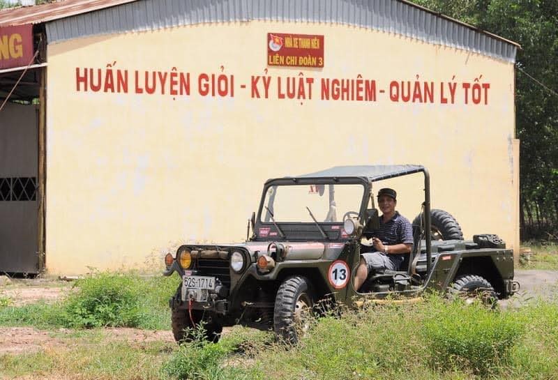 Thú chơi xe cổ của anh Phạm Diên - một người Sài thành