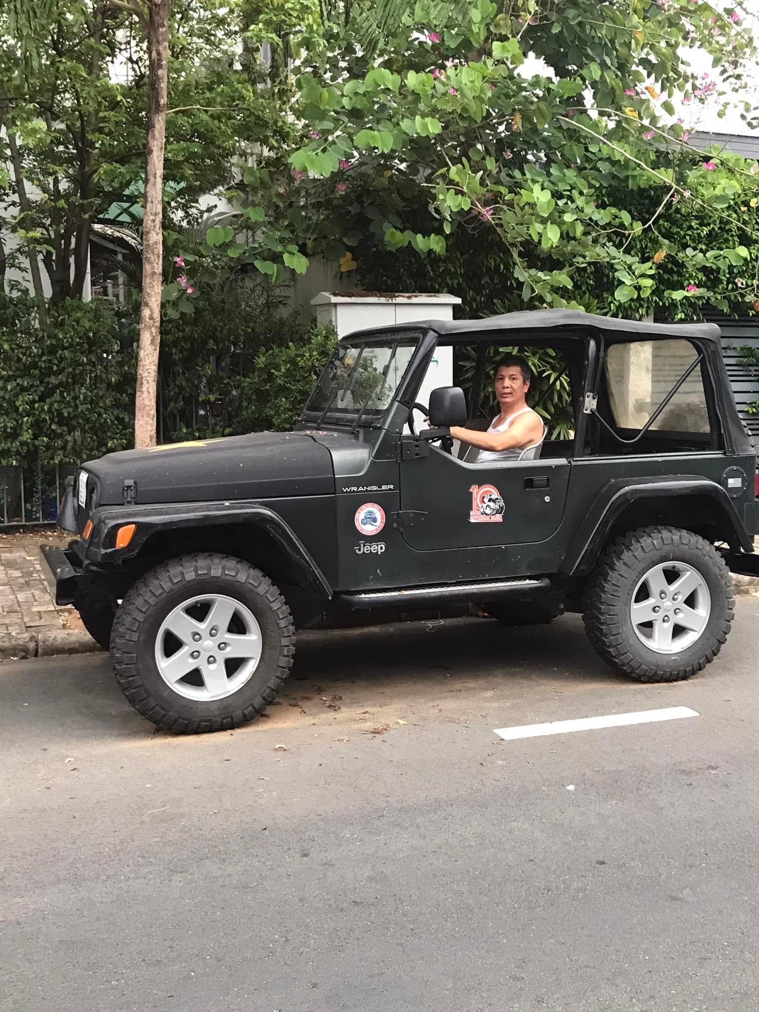 Thú chơi xe cổ của anh Phạm Diên - một người Sài thành