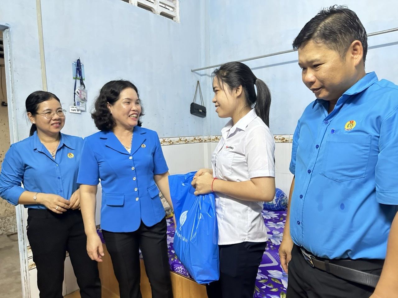 LĐLĐ Trà Vinh: “Đến với nhà trọ Công nhân” sẻ chia nghĩa tình Công đoàn LĐLĐ Trà Vinh: “Đến với nhà trọ Công nhân” sẻ chia nghĩa tình Công đoàn