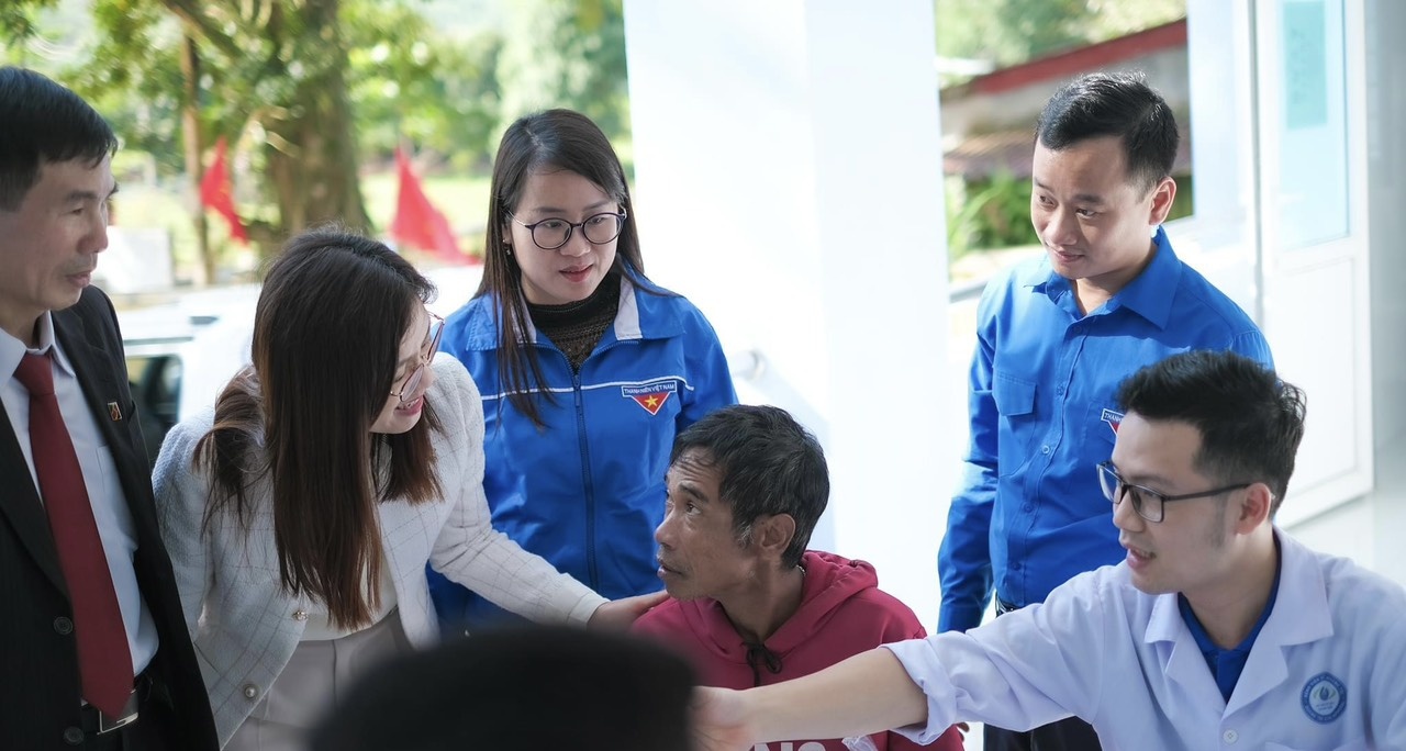 Bùi Thị Vân Anh - nữ bác sỹ chữa lành cửa sổ tâm hồn